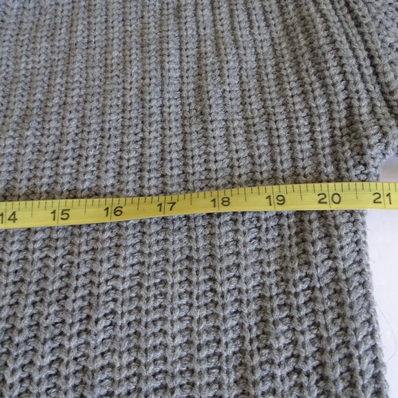 Time and Tru Grey Sweater Women Size M 8-10 Boat Neck Long Sleeve Button Accent - Picture 8 of 11